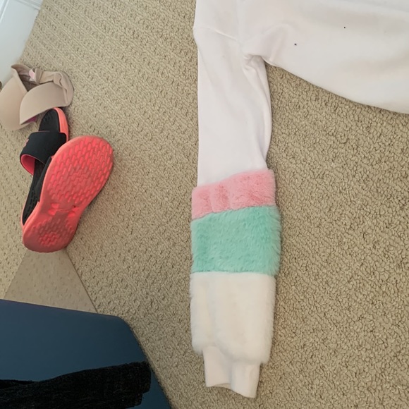 white fleece crewneck, fuzzy sleeves, worn once - Picture 2 of 3